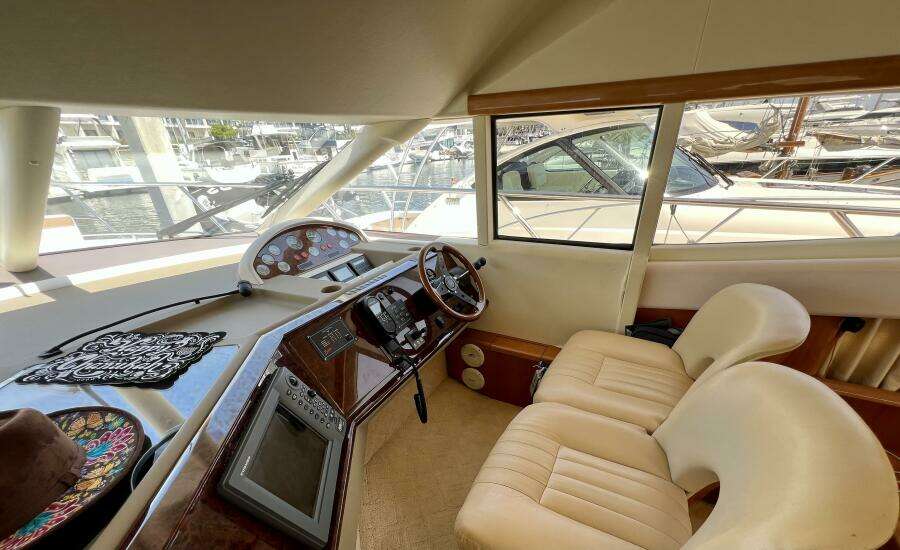 2000 Viking Princess 52 Flybridge