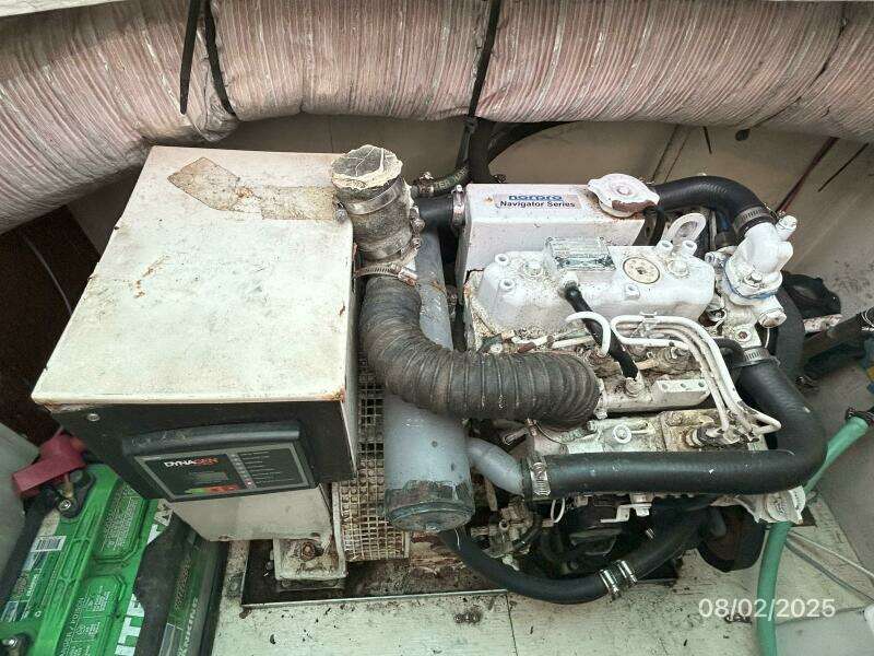 46' Beneteau generator