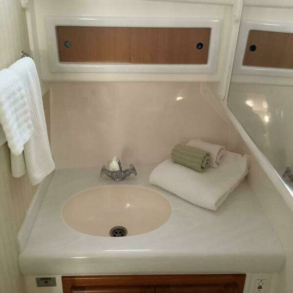 2006 Cabo 35 Flybridge Sportfish