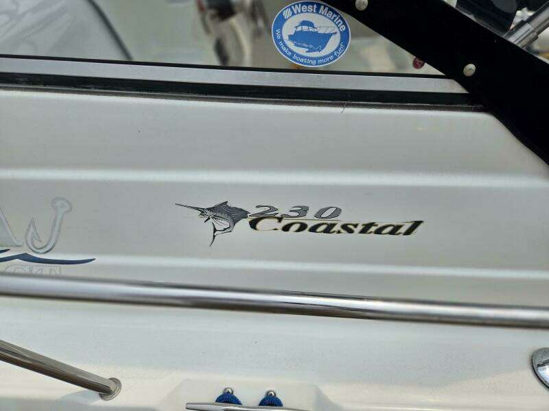 2000 Wellcraft 230 Coastal