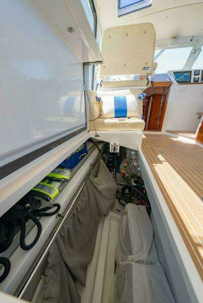 Port Settee Storage Compartment 3