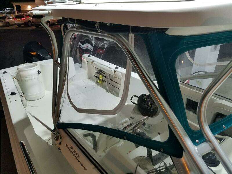 2001 Aquasport 250 Explorer