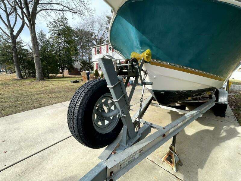 2001 Aquasport 250 Explorer