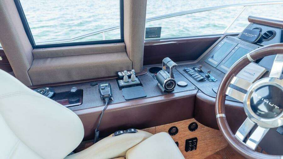2012 Azimut Evolution