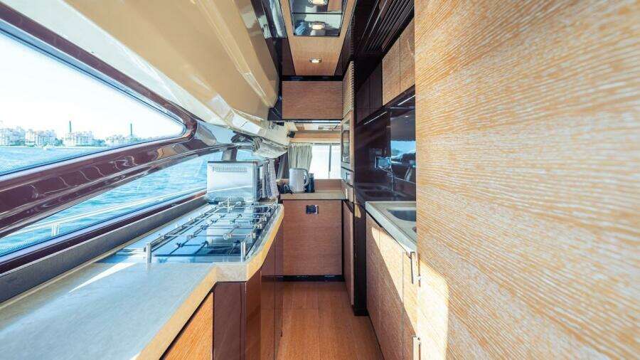 2012 Azimut Evolution