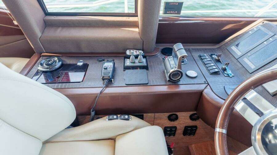 2012 Azimut Evolution