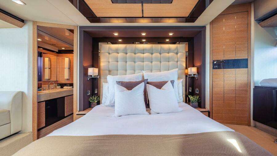 2012 Azimut Evolution