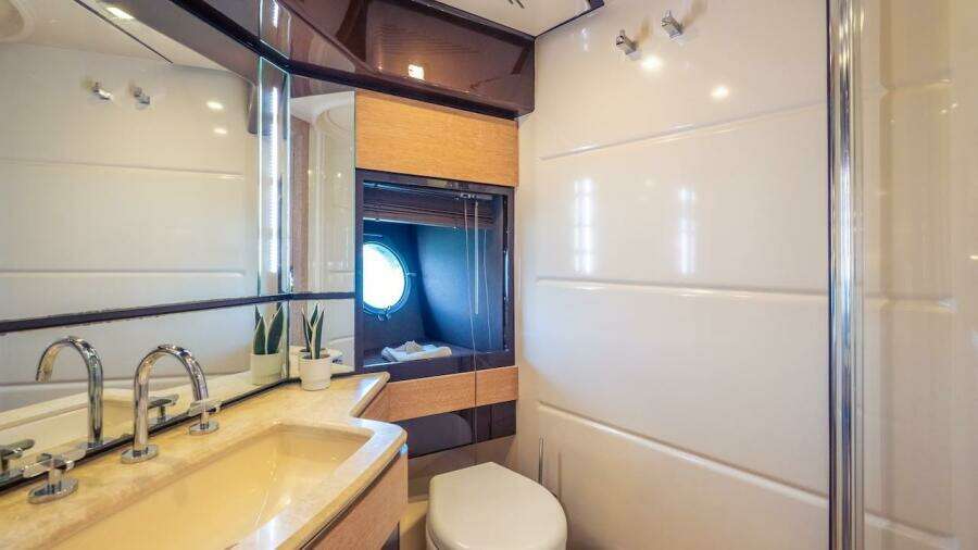 2012 Azimut Evolution