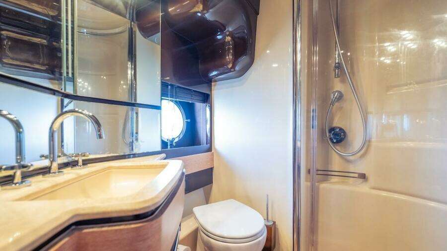 2012 Azimut Evolution