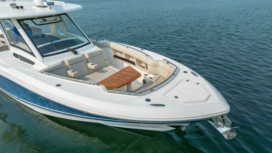 2019 Boston Whaler 350 EX Realm