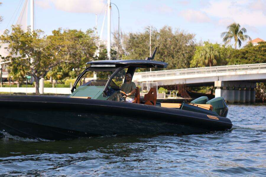 2025 Skipper Green Hull / Camel Upholstery