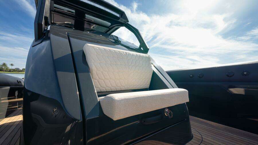 2025 Skipper darkgrey/macadima