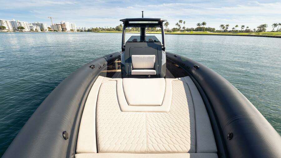 2025 Skipper darkgrey/macadima