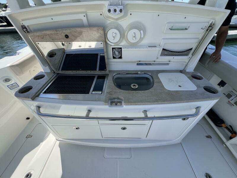 2018 Boston Whaler 38 Outrage - M22