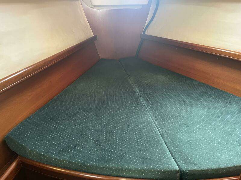 2001 Beneteau Oceanis 381