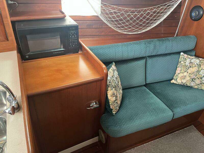 2001 Beneteau Oceanis 381