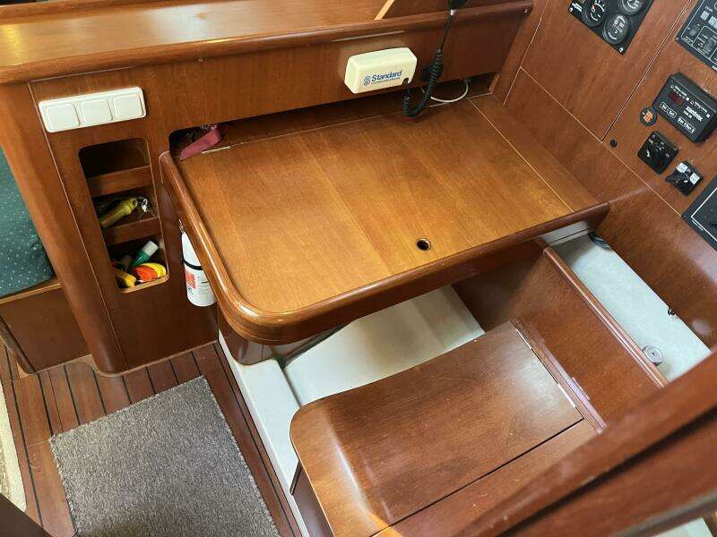 2001 Beneteau Oceanis 381