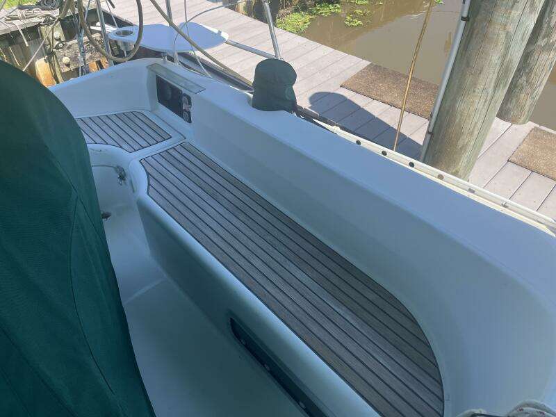 Beneteau Oceanis 381