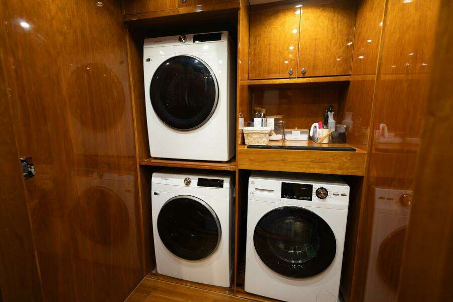 2010 Hargrave Raised Pilothouse