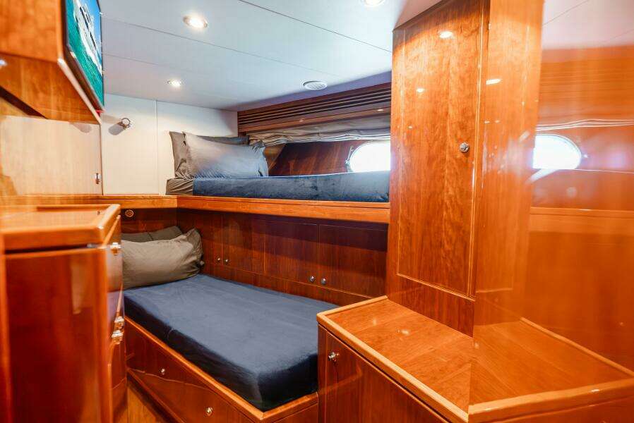 2010 Hargrave Raised Pilothouse