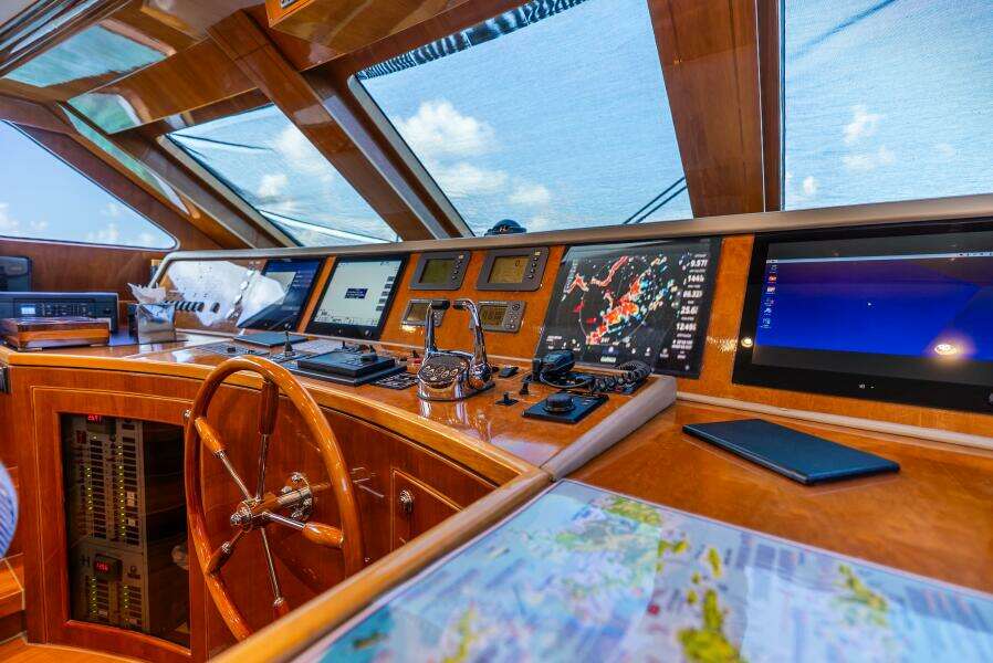 2010 Hargrave Raised Pilothouse