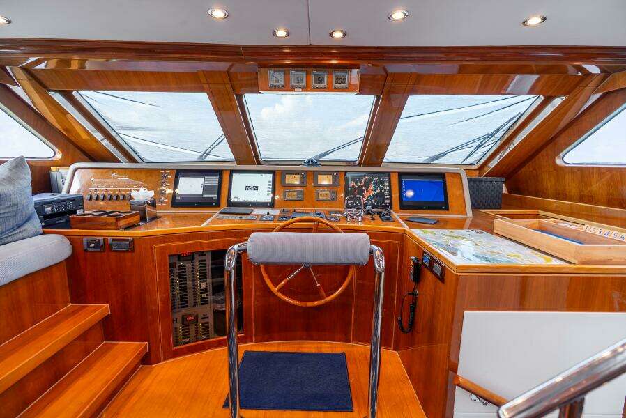 2010 Hargrave Raised Pilothouse