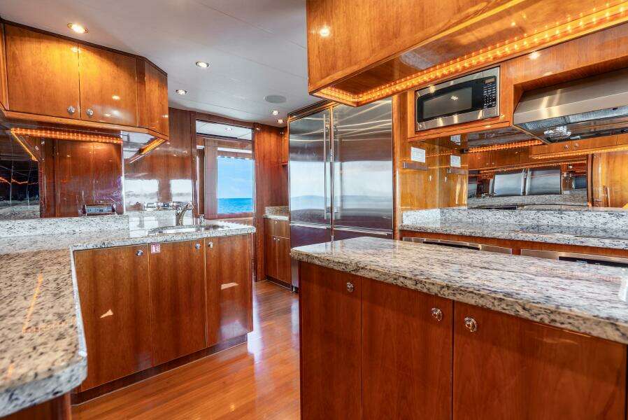 2010 Hargrave Raised Pilothouse
