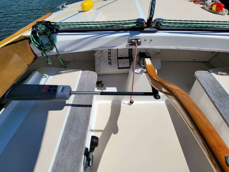 2004 Alerion 28 Express