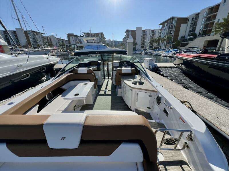 2019 Four Winns H290