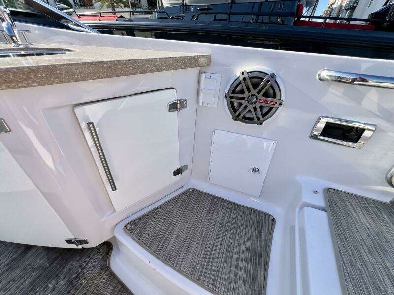 2019 Four Winns H290