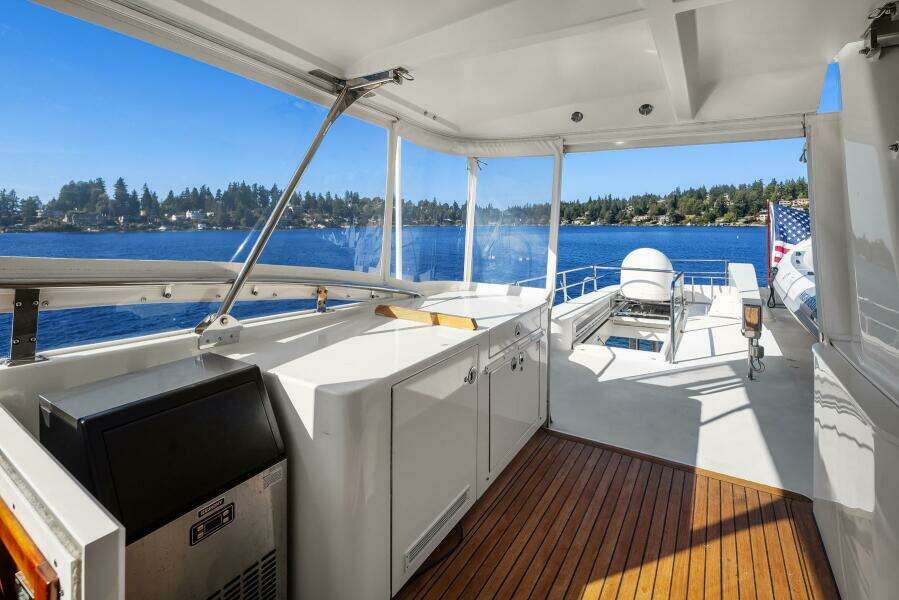 2001 Rayburn Custom Yachts Flush Deck