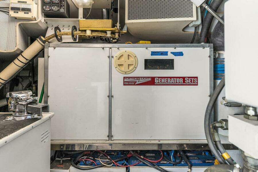 2001 Rayburn Custom Yachts Flush Deck