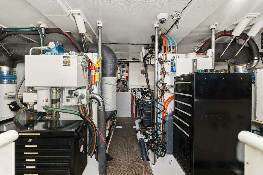 2001 Rayburn Custom Yachts Flush Deck