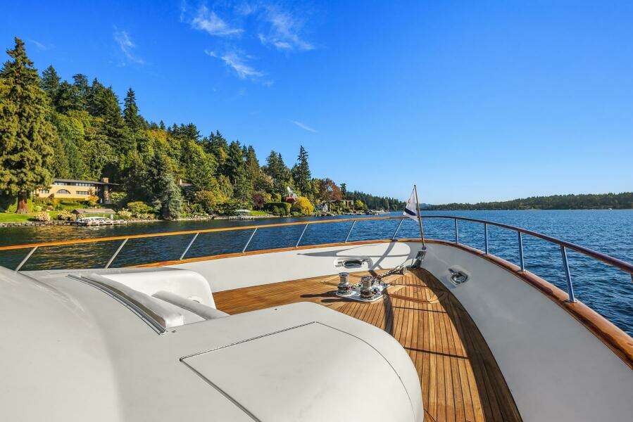 2001 Rayburn Custom Yachts Flush Deck