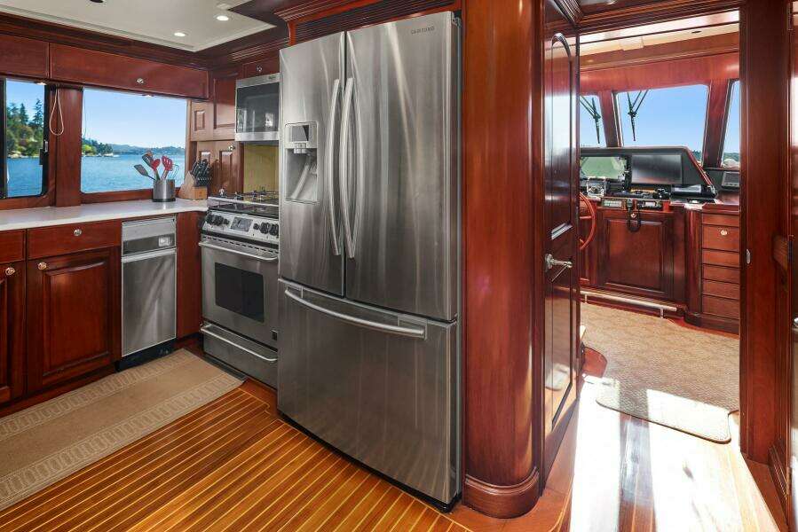 2001 Rayburn Custom Yachts Flush Deck