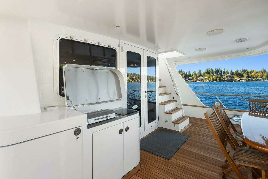 2001 Rayburn Custom Yachts Flush Deck