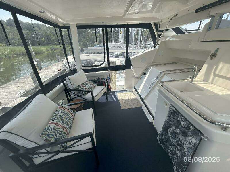 39' Silverton sundeck port