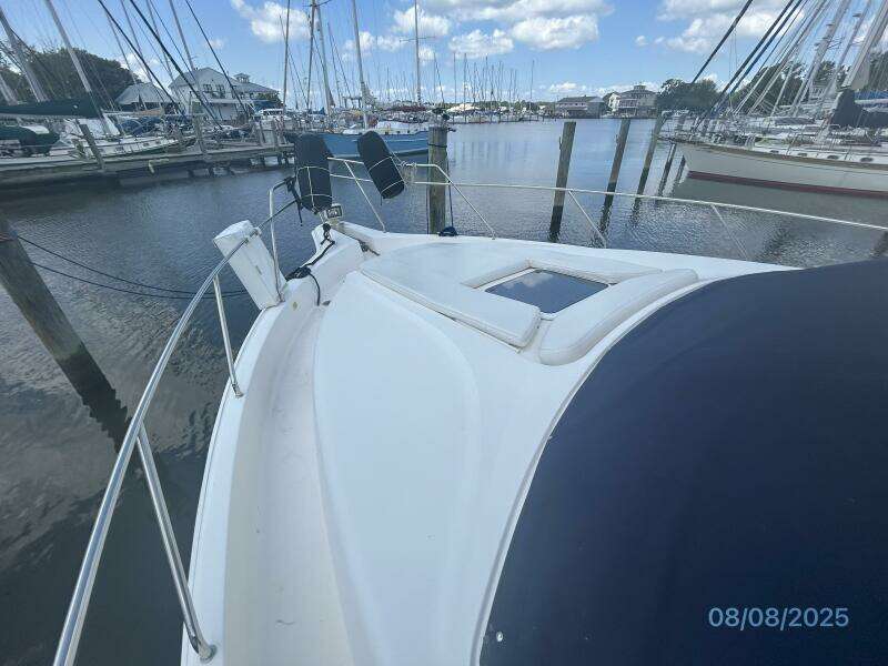 39' Silverton foredeck1