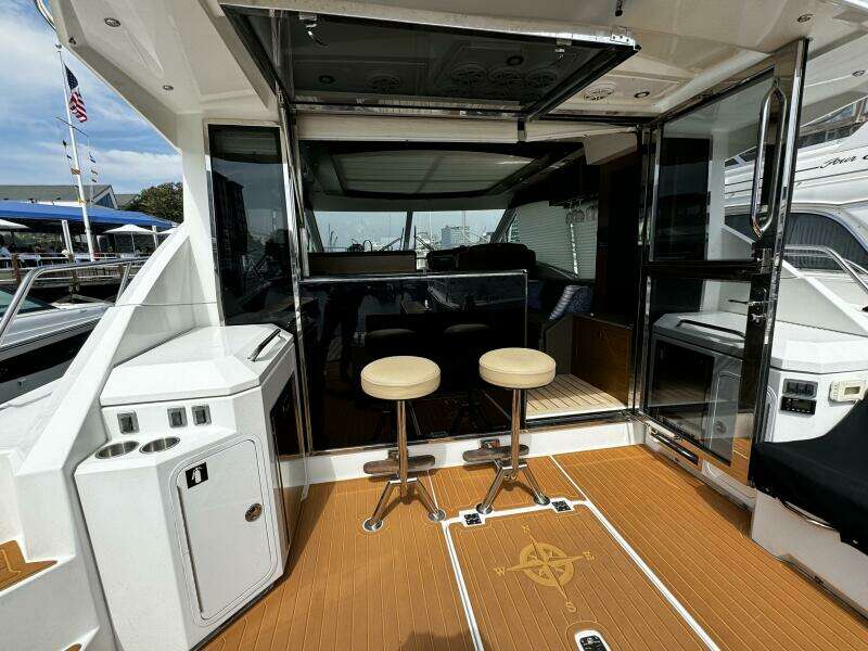 2014 Cruisers Yachts 45 Cantius