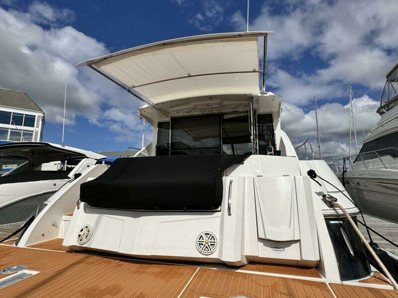 2014 Cruisers Yachts 45 Cantius