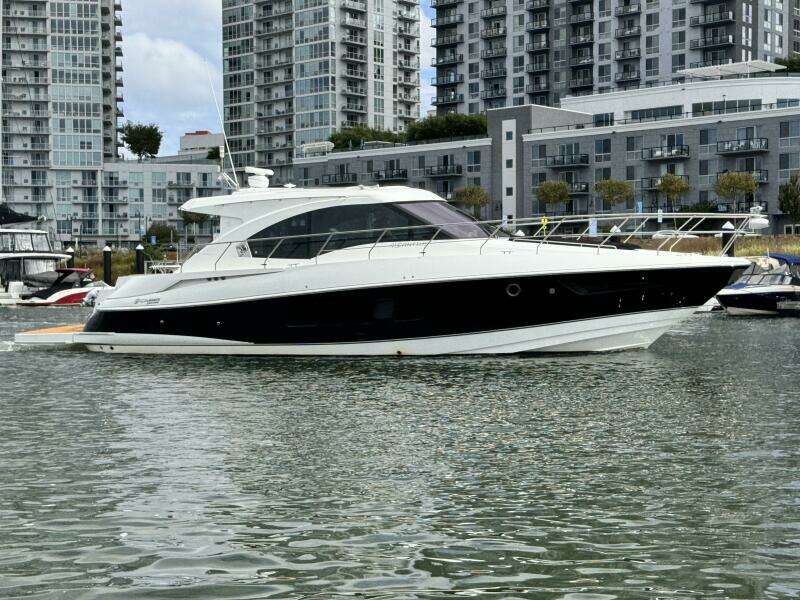2014 Cruisers Yachts 45 Cantius
