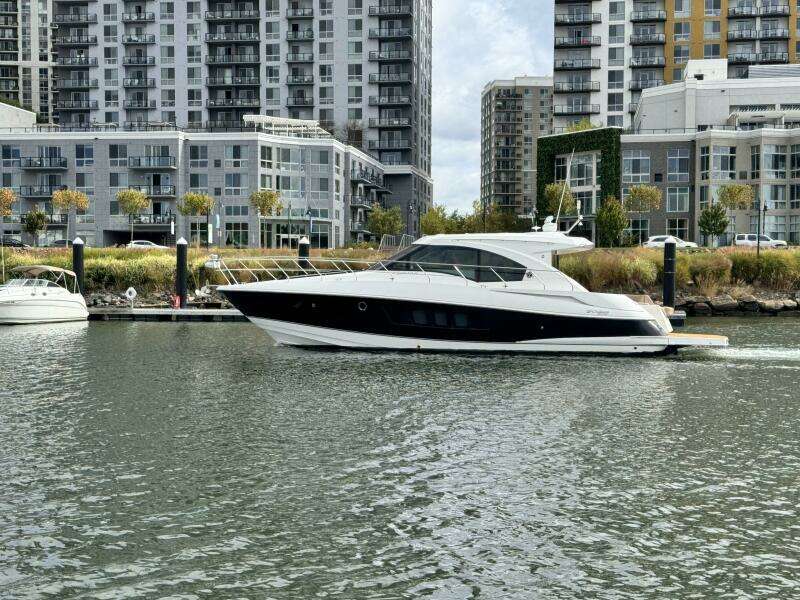 2014 Cruisers Yachts 45 Cantius