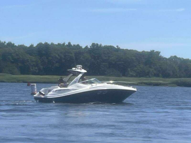 Sea Ray Sundancer 310 Underway
