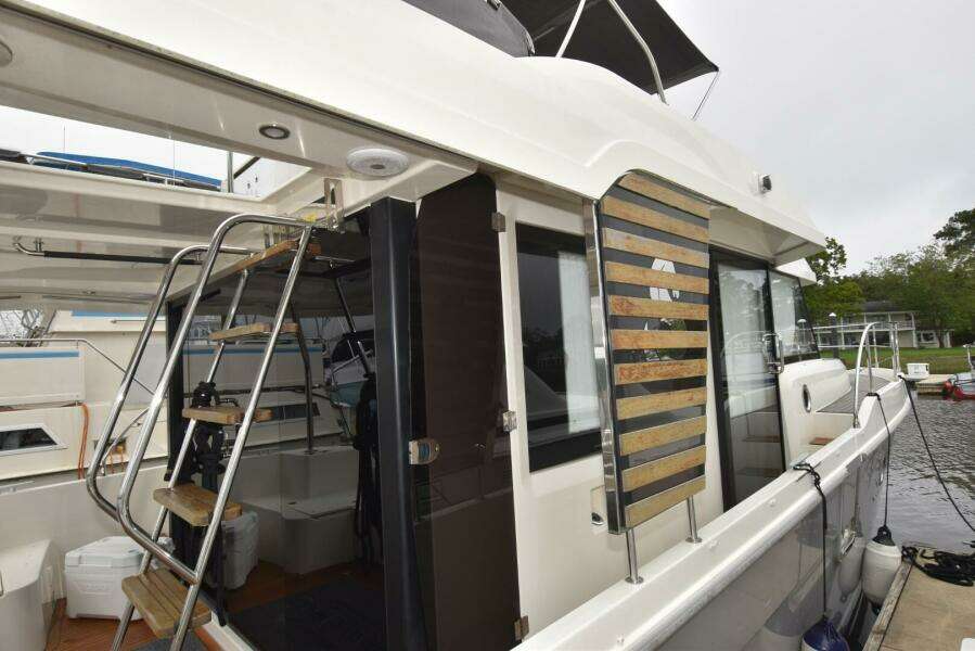 2023 Beneteau Swift Trawler 41 Fly