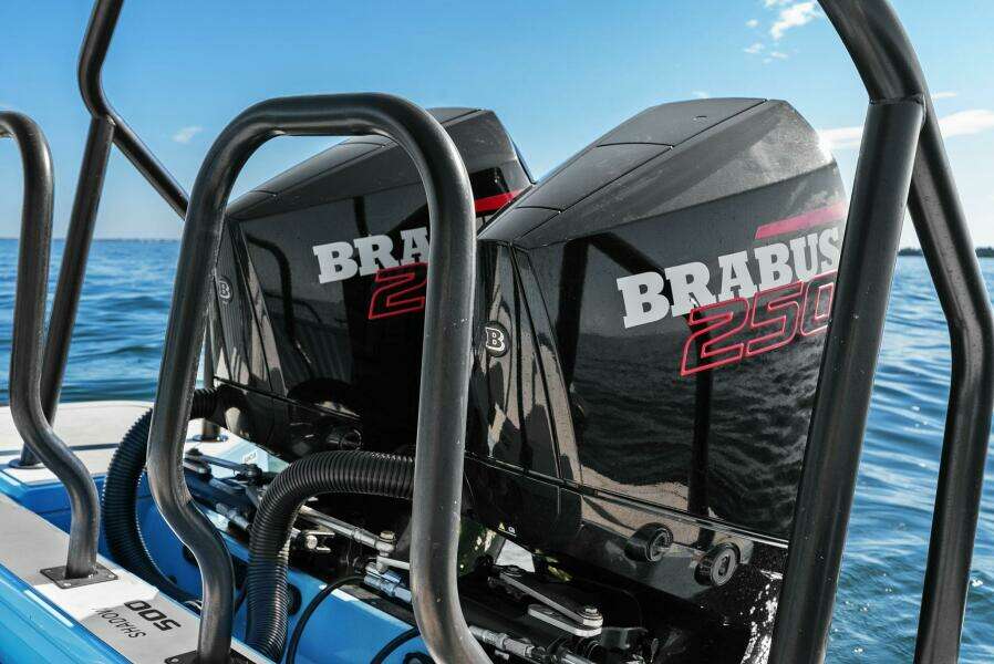 2022 Axopar Brabus Shadow 500 TT - Motors