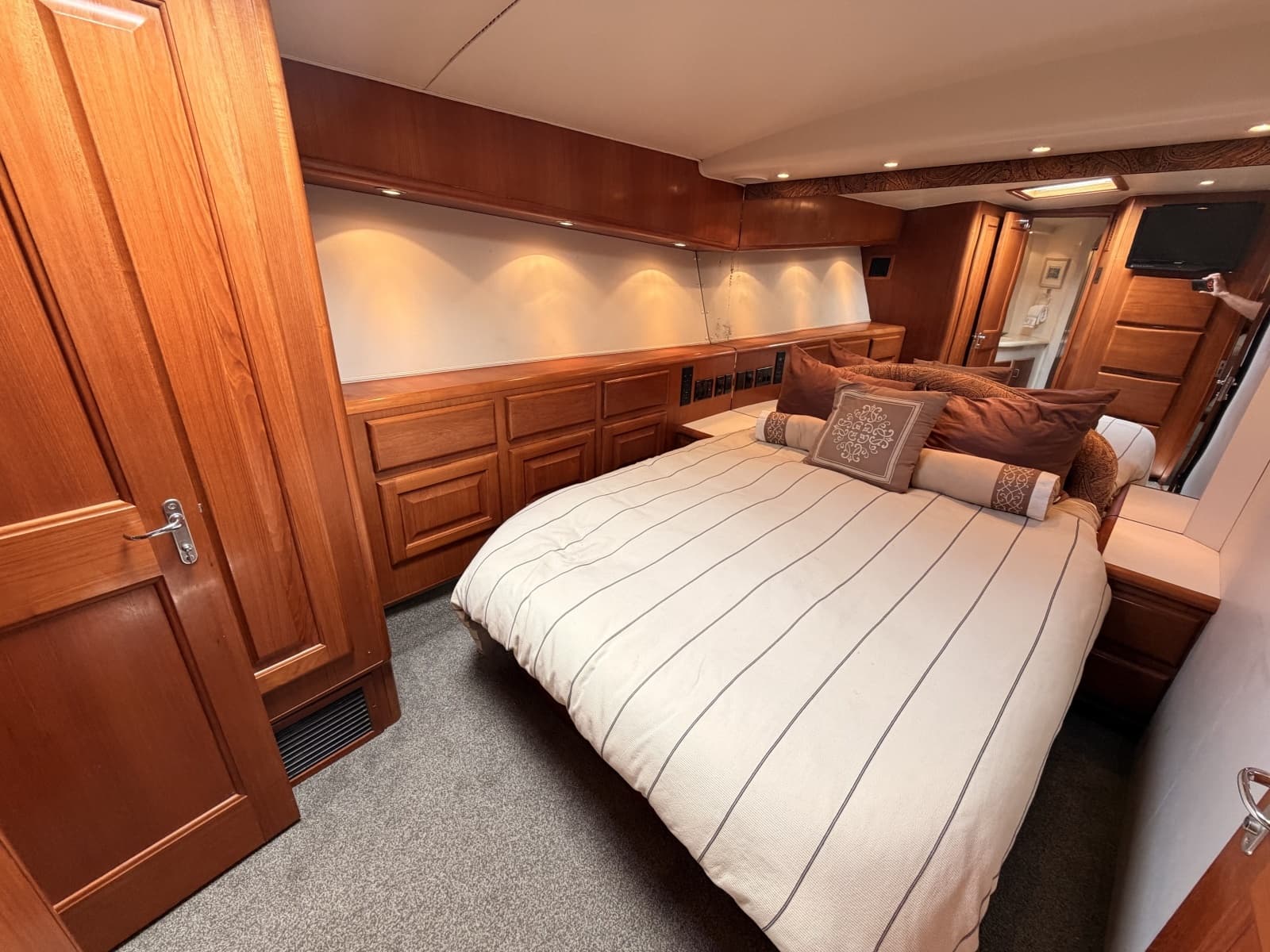 1994 Viking 50 Convertible