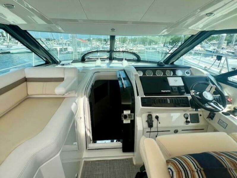 2013 Sea Ray 410 Sundancer
