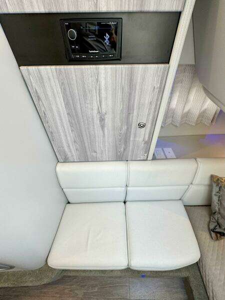 2024 Formula 350 Crossover Bowrider