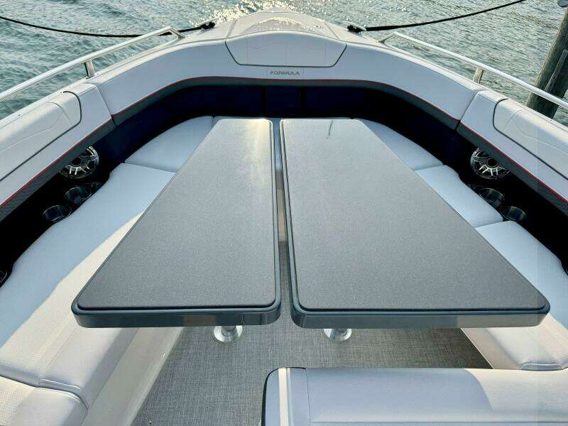 2024 Formula 350 Crossover Bowrider