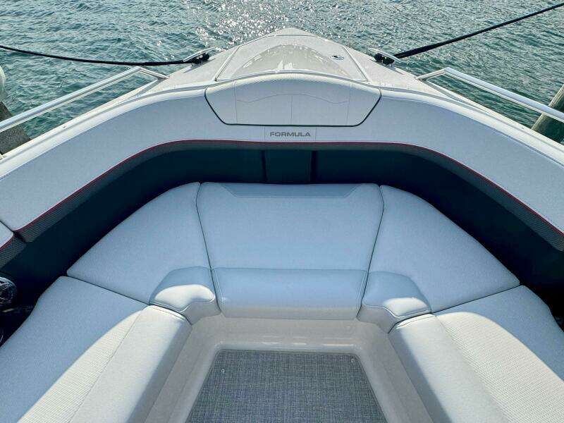 2024 Formula 350 Crossover Bowrider